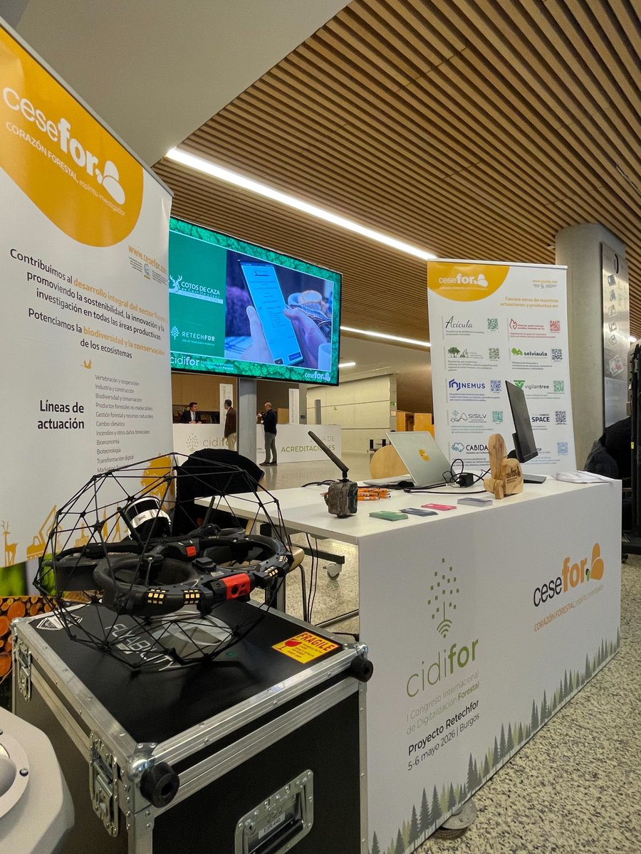 FCesefor's tweet photo. Estamos en @_cidifor, que reúne estos días a profesionales, empresas y centros de investigación para impulsar la #digitalización del sector forestal.
📷 Nos encontrarás en el espacio #DemoTech, donde mostramos soluciones innovadoras aplicadas a la gestión forestal sostenible. https://t.co/0lGEqzBdc1