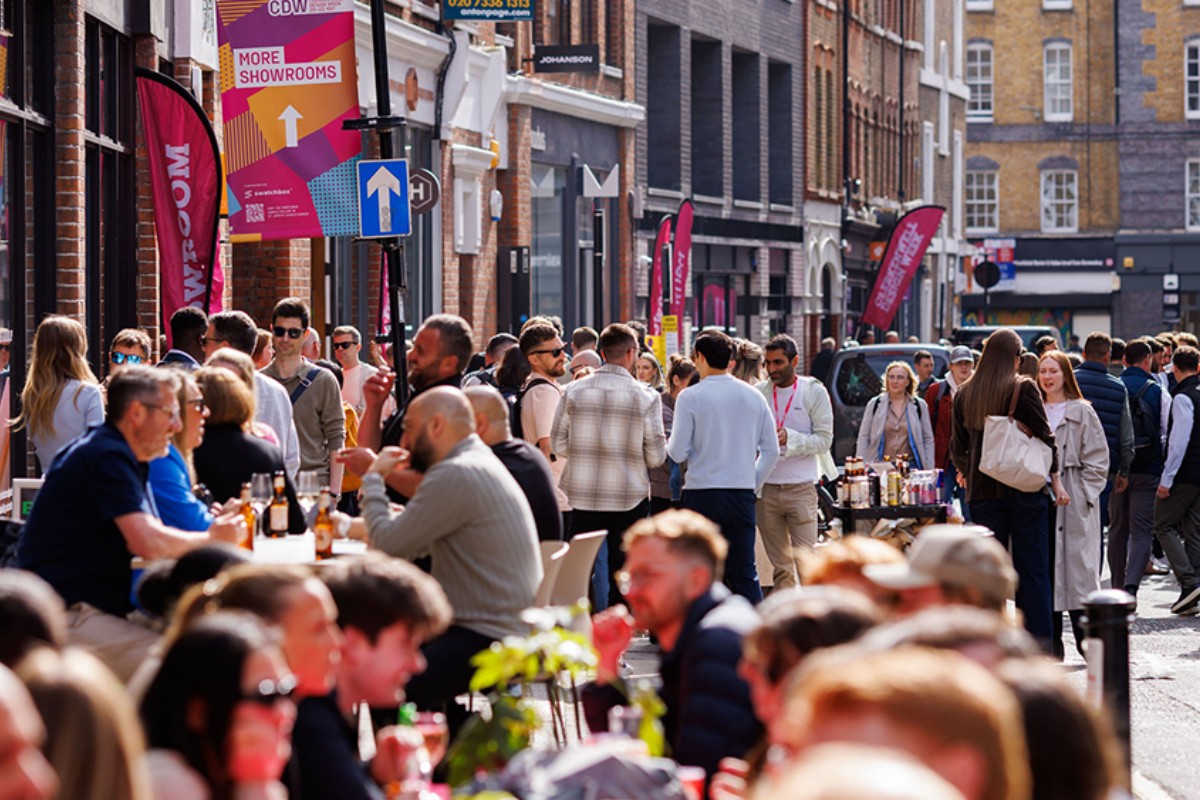 TheSBID's tweet photo. Kick off your visit to Clerkenwell Design Week at the CDW Tours in association with SBID, hosted by Roddy Clarke! Experience two guided tours to explore participating showrooms, discover the latest collections and network with the industry!

Register: https://t.co/dKq6uJaEEz https://t.co/OVHfdlxQBb