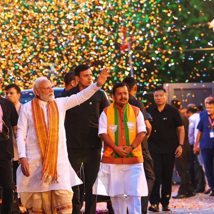 MlaMandaMhatre's tweet photo. Bangal Ready For Change"

प्रधानमंत्री श्री नरेंद्र मोदीजी के नेतृत्व में विश्वास और विकास की लहर..
जन-जन का भरोसा ही हमारी सबसे बड़ी ताकद है! 

#bangalelection #narendramodij #bjpgovernment #bjp4bengal #bjpindia https://t.co/eTtQr6orhJ