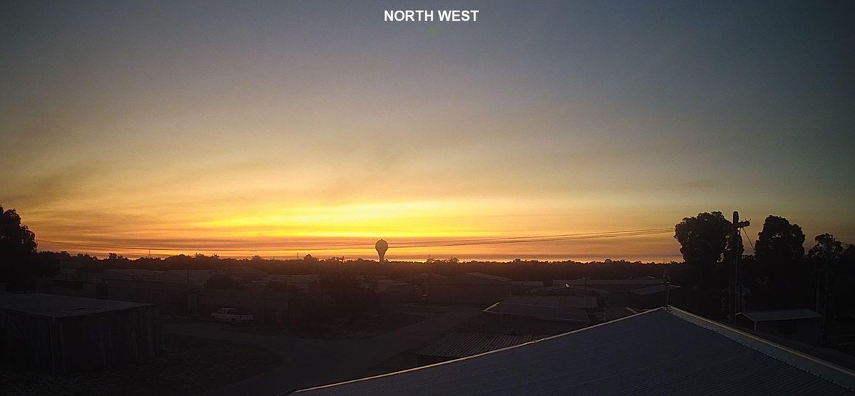 weather_wa's tweet photo. @ManjitK6987 @perthovalman @baxlex @coffeevanishere @BunburyWeather @JayStill4 @drstip @AvisM @paulmp @speedbird020 @Sparrow_65 @ImTheOnlyAstro @MJG_1990 @Barnsy_Lisa @2017Ferret @ParmeliaWeather Perth Sunset On The Serpentine Airport Cam π
#PerthSunset #PerthWeather https://t.co/ScOrWR9Ppx