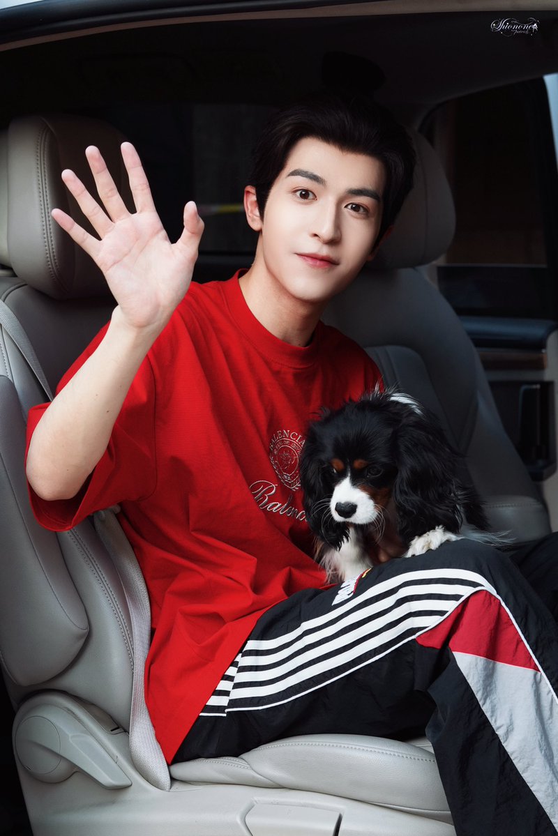 中场休息，状态很棒哦~
<a href="/patrick_pppat/">Patrick</a> #แพทริค 
#DancingWithTheTide
#ZhangYuehui #何不同舟渡