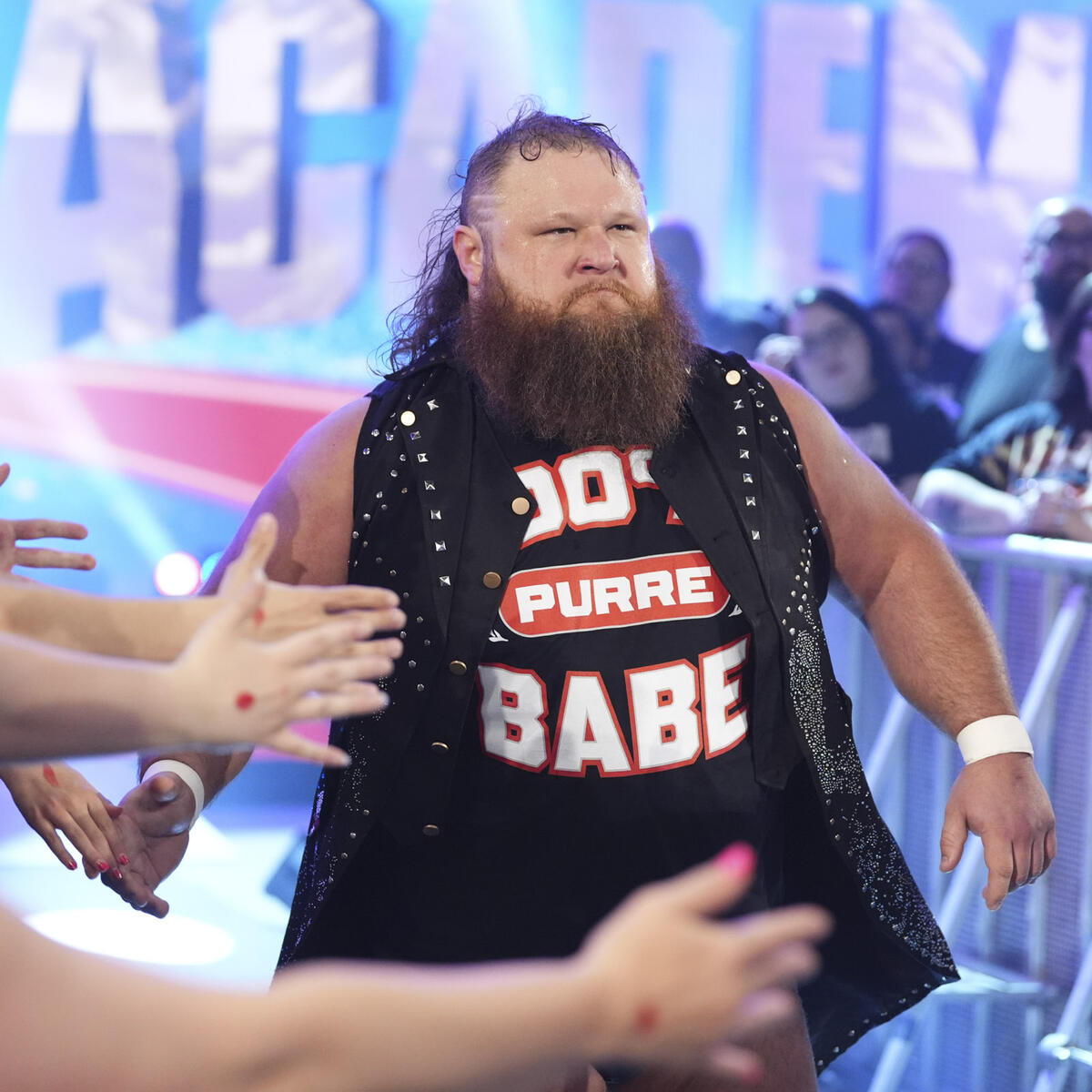 WrestleFeatures's tweet image. His appearances on TV are limited, but whenever he's booked to do anything, he knocks it out of the park.

2 minutes or 20 minutes, he gets it.

Fantastic talent.