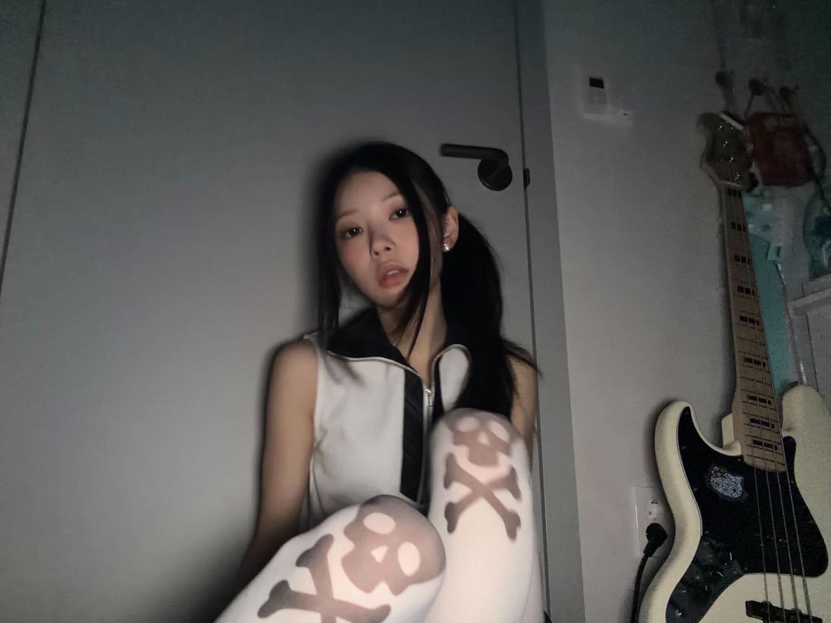 她選在第十天時凋謝 tweet media