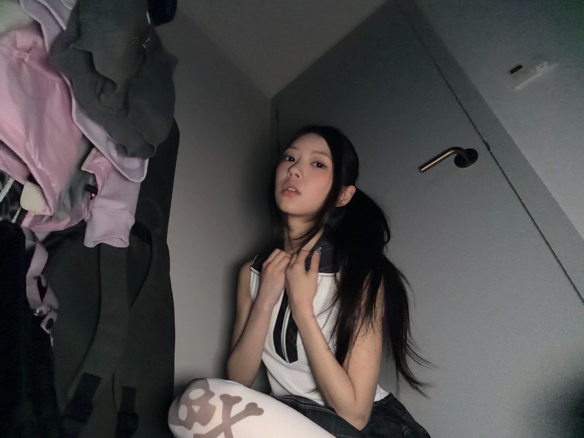 她選在第十天時凋謝 tweet media