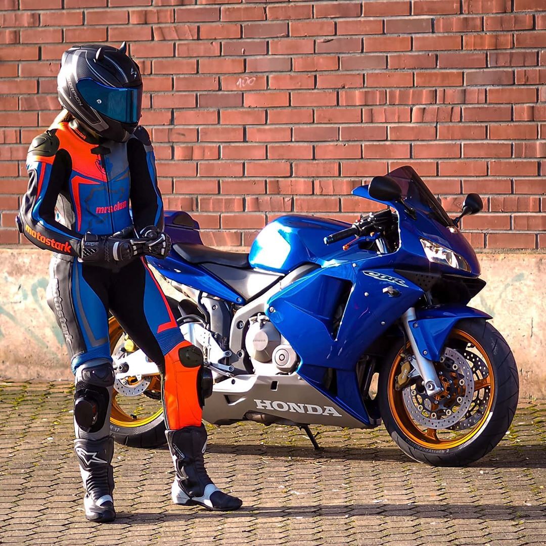 MoreMotorcycles's tweet image. #Honda CBR
#BikerGirl 

📷
IG: mrs.clusn