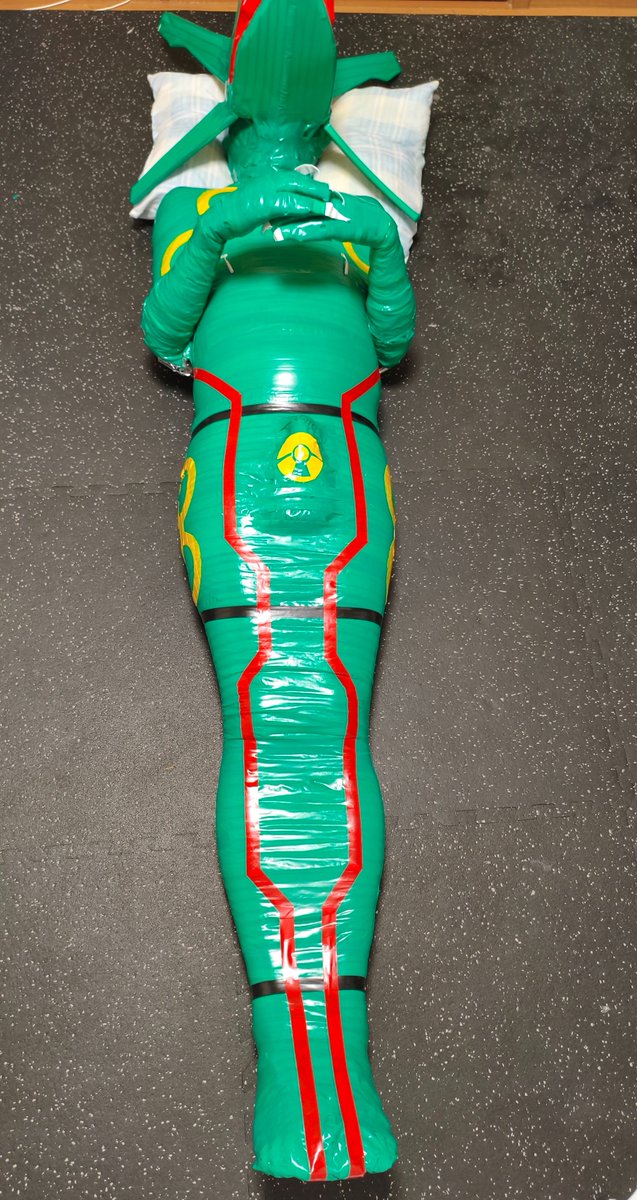rubber_dragon1's tweet photo. 【️閲覧注意/NSFW】先日、レックウザマミーをしてもらいました…！
久しぶりのマミーでかなり気持ちよかった…！
もちろん色々虐められちゃいました…👟⚡️
🎗️@SohiRoga https://t.co/CYxkx76Efw