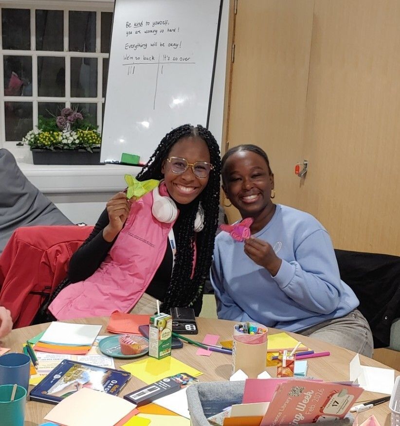 radcliffescilib's tweet image. It's our monthly Craft &amp;amp; Chat this lunchtime in the #Wellbeing Room. This is a pre-booked event but if you are in the library then feel free to drop in to the Wellbeing Room between 1 &amp;amp; 2pm and we'll be delighted to show you what goes on
