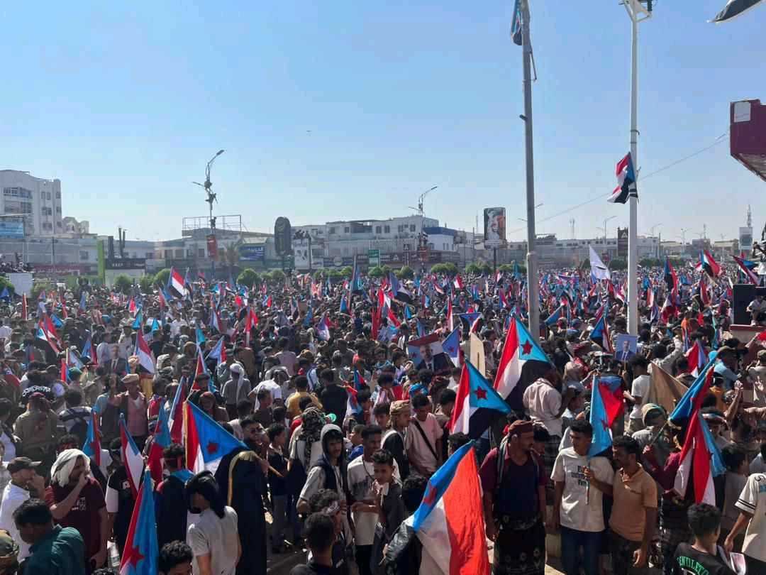 RahmaRuun0's tweet image. From the heart of challenges, Yemen’s voice rises 🇾🇪
A powerful demonstration that the future is built through determination.
#Yemen #Resilience #Future