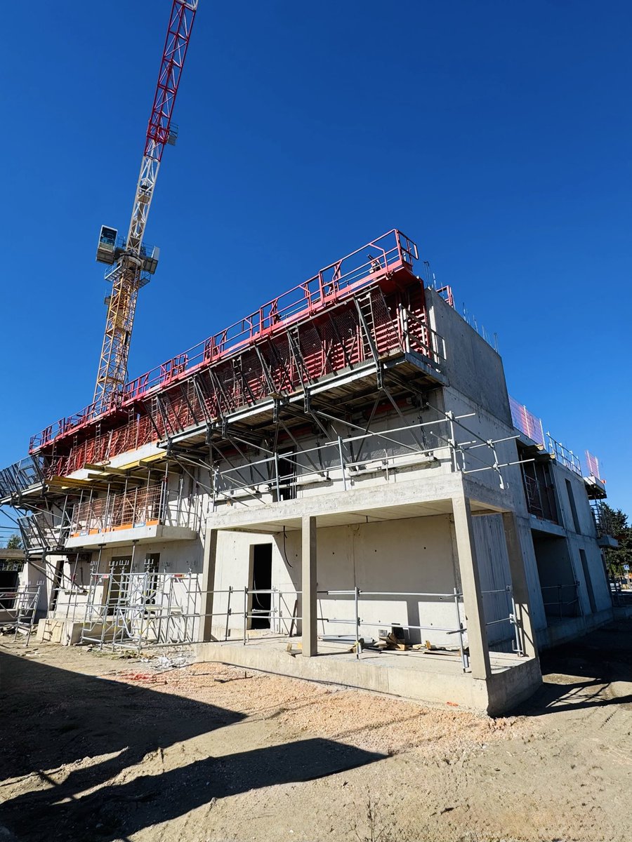 IlonMateriel's tweet photo. Location de banches et passerelles pour la construction de logements dans les Pyrénées-Orientales.
Chantier en cours.

#ilonmateriel #banches #coffrage #grosoeuvre #chantier #btpfrance #construction #geniecivil #locationbtp #materielbtp https://t.co/NAm7VmpFfz