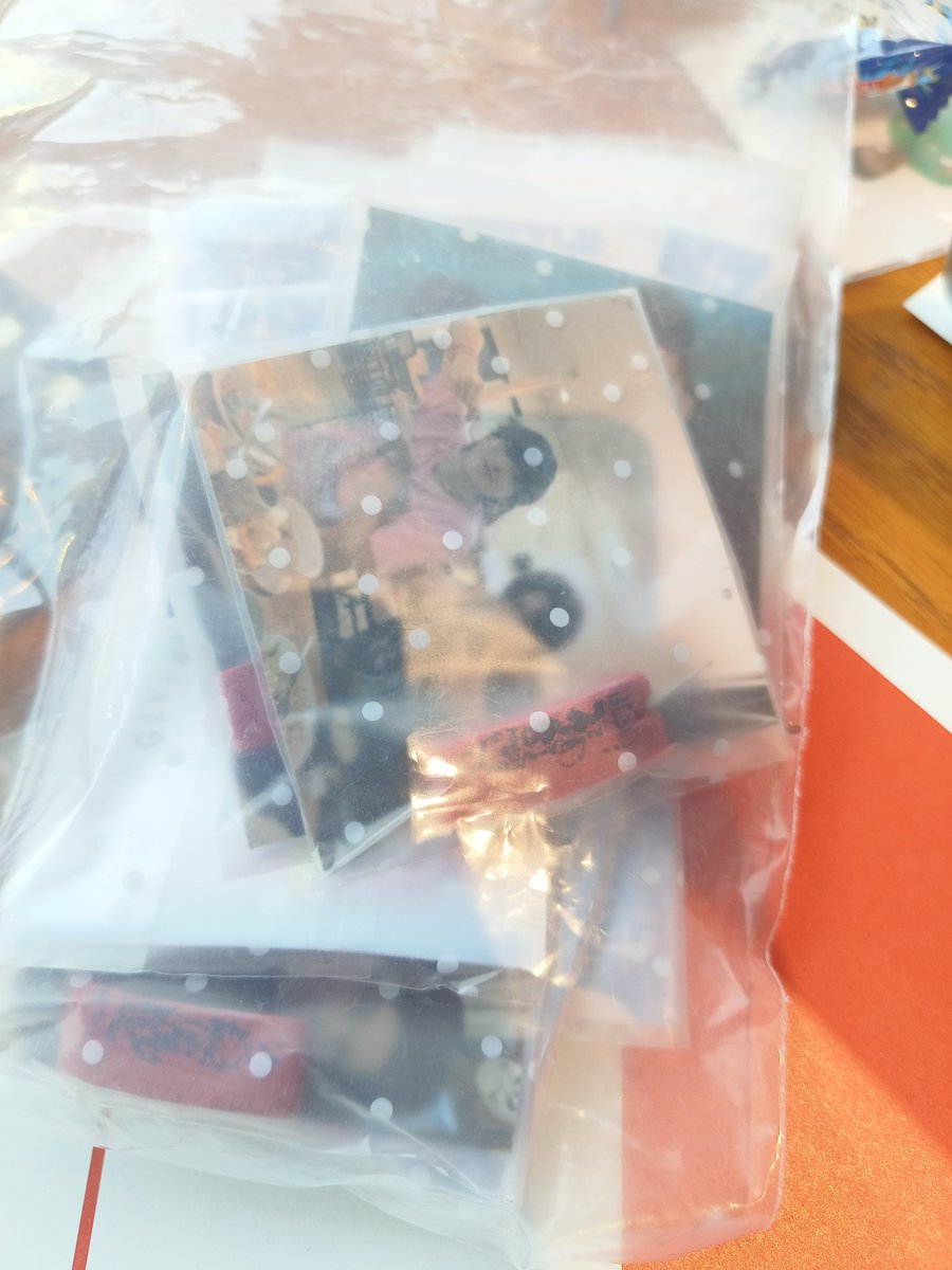RumMid_'s tweet photo. แจก Giveaway อยู่ที่ living house ใครผ่านมาแลกมารับกันได้นะคะ #wutheseries https://t.co/zZWSNIqvi1