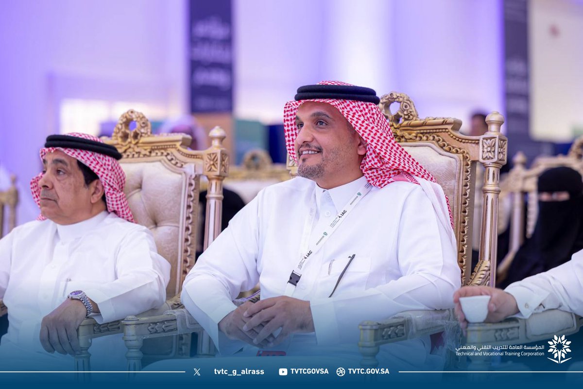 الكلية التقنية بالرس tweet media