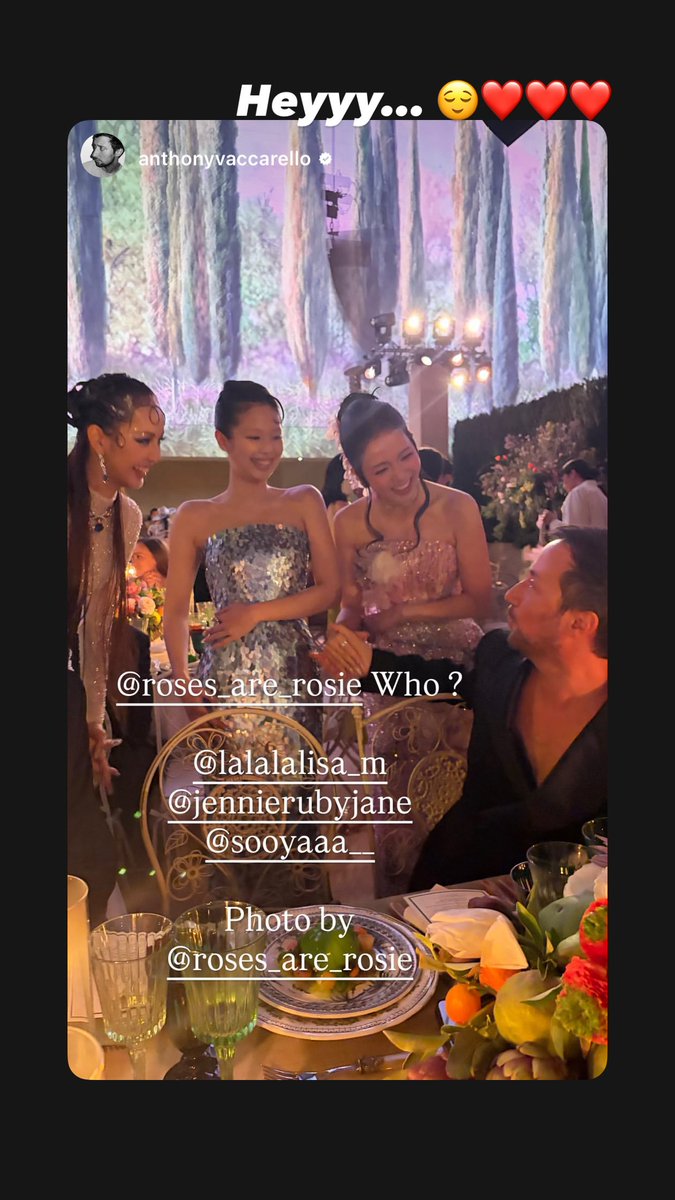 eleven_digits's tweet photo. Rosie replied 🤣
ROSÉ IG Story Update ✨ https://t.co/Upodl9MBR0