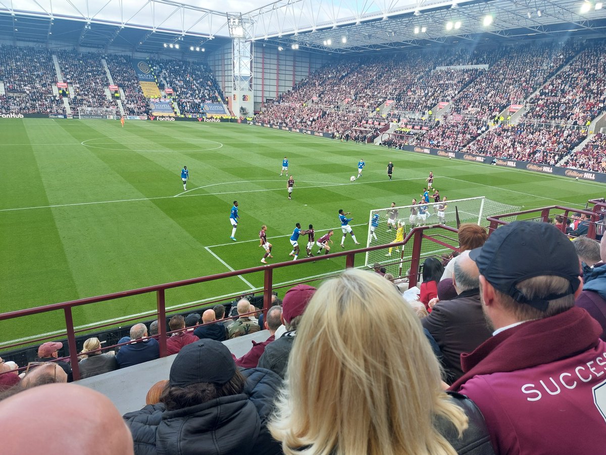 donkinitex's tweet photo. What a night to be a Hearts fan! @JamTarts 2 @RangersFC 1 in the @SPFL Premiership. Great scenes inside Tynecastle and great beers in the @Goldenrulepub to celebrate. Hearts now tantalising close to breaking the 40 year old firm duopoly and winning the league. Come on the Hearts https://t.co/ayY586HteM