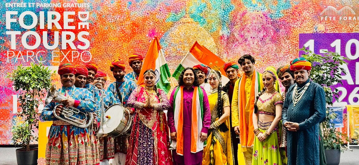 IndiaembFrance's tweet photo. La Foire de Tours, l’une des plus grandes foires de la région Centre-Val de Loire, a ouvert cette année avec l’Inde comme invitée d’honneur. La foire, inaugurée par le maire de Tours, M. Emmanuel Denis, en présence de la conseillère (Économie et Commerce) Mme Shalia Shah de l’Ambassade de l’Inde à Paris, propose un programme de dix jours comprenant des exposants, un village gastronomique, des animations en direct et, parmi ses temps forts, une mise en valeur du riche patrimoine culturel indien.

@MEAIndia @MinOfCultureGoI @PIB_India @mygovindia @IndianDiplomacy