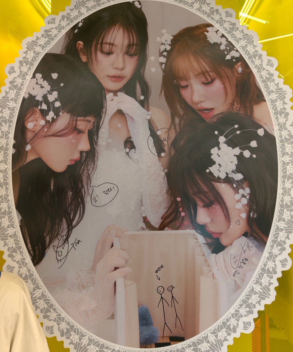 _bobsang's tweet photo. 2026. 04. 03
2026 QWER 4TH Mini Album POP-UP STORE

방문 2일차

#QWER #CEREMONY #CEREMONY_POPUP #사운드웨이브 https://t.co/99eRbLLKEe