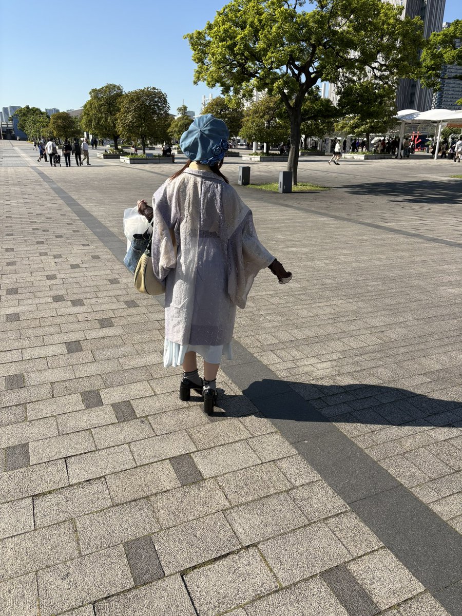 Lilly25735373's tweet photo. 今日も売り子でした。
朝の失敗を取り返すくらいはできたかしら…？

会ってくださった方
おしゃべりしてくださった方

私にお菓子をくれたみなみなさま

本当にありがとう���ざいました🫶 https://t.co/YCV2n5IMaC