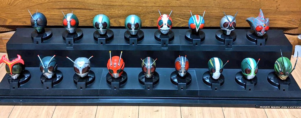 ライダーマスコレ　仮面ライダーシン ライダーマスクコレクションプレミアム発光台座ディスプレイを手に入れ