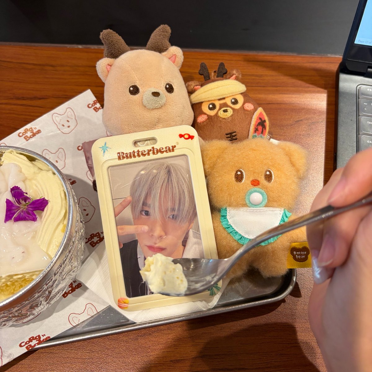 miekopng tweet media
