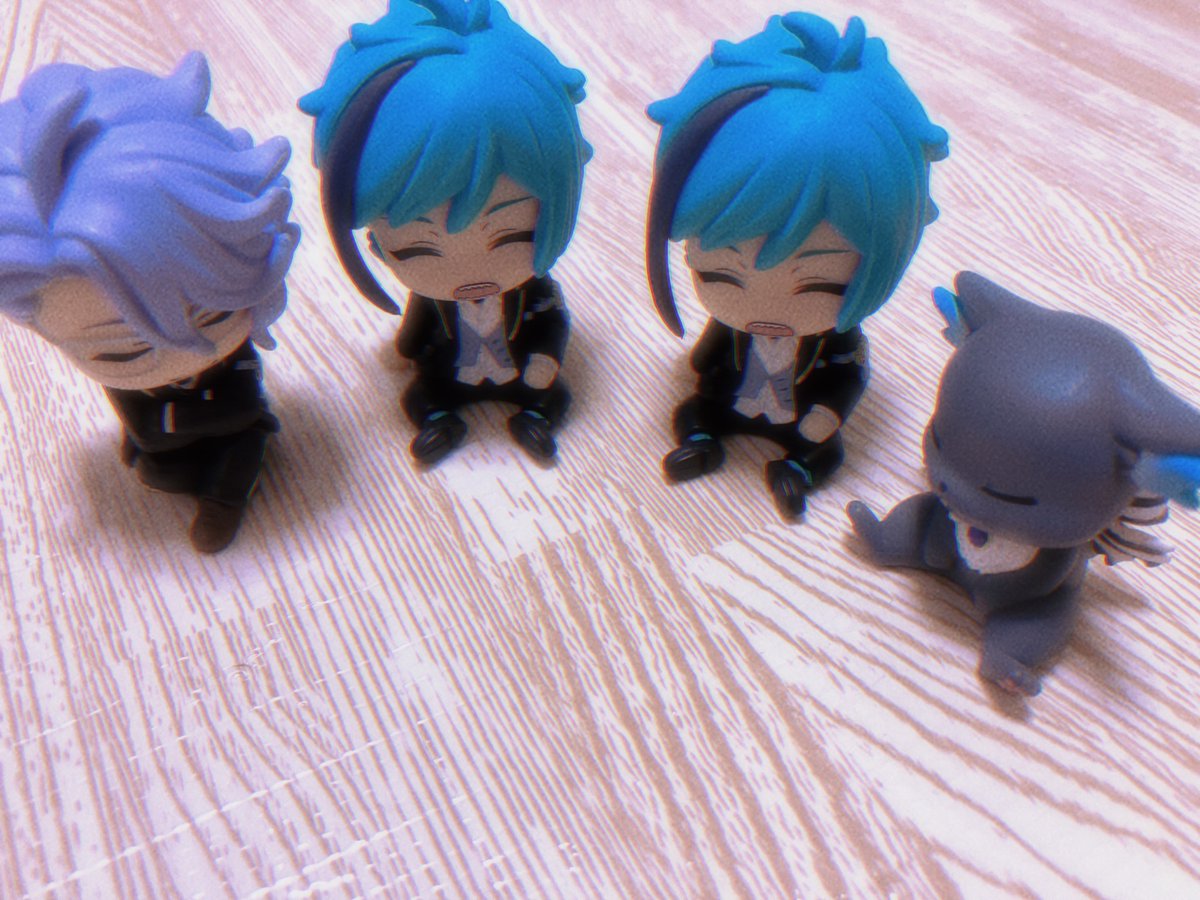 まお tweet media