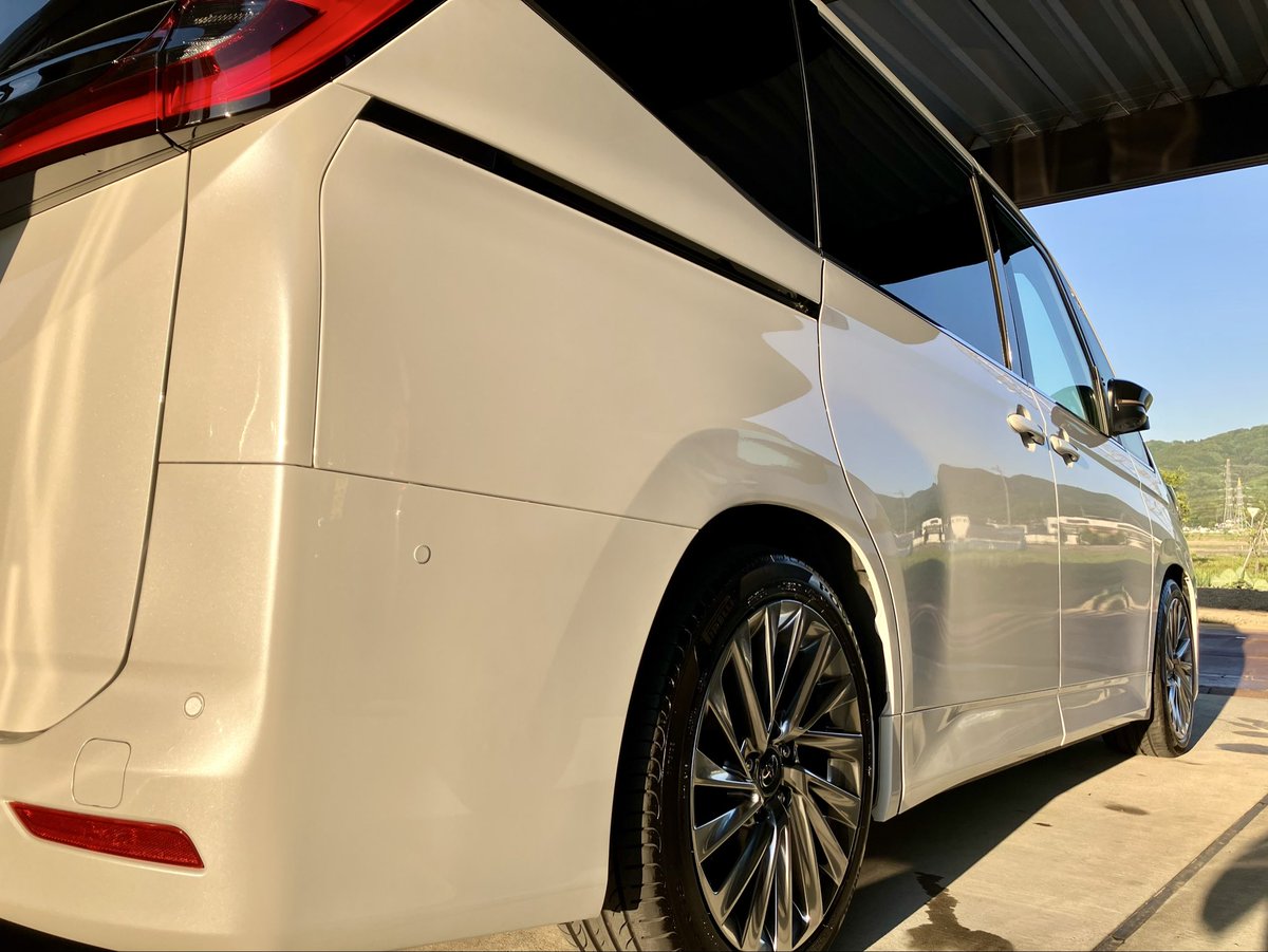 guchisuke3292's tweet photo. NEVE
BLACK AND WRAP SHAMPOO
WHEEL AND TYRE CLEANER
PERFECTA 2.0
NERO
NITIDO

休出が早く終わったご褒美に洗車✨
PERFECTA SiO2やっておくと次の洗車が楽だね。

#Labocosmetica
#MANIACLINE https://t.co/gJGW0ufZbV