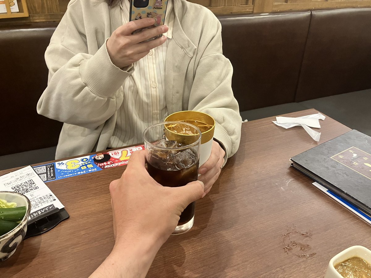 トモ tweet media