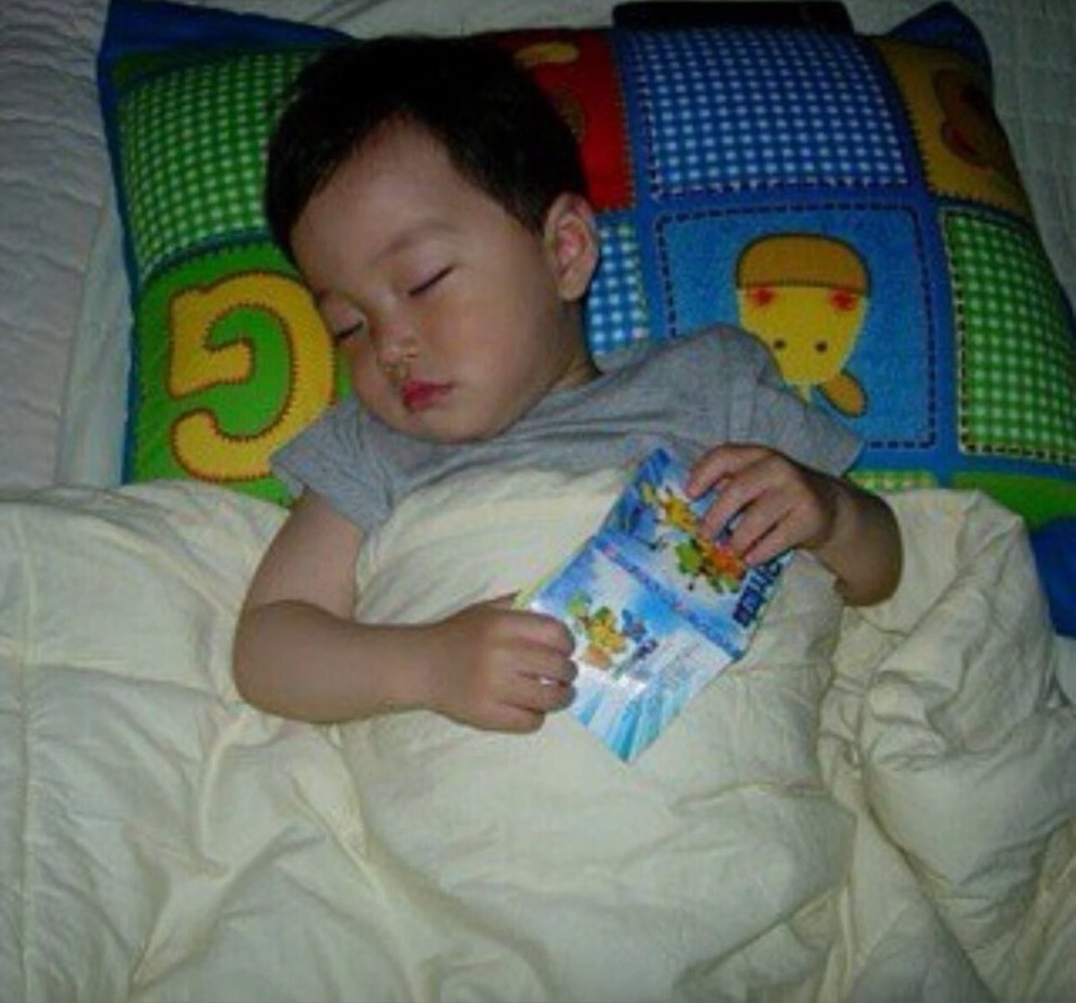 ⋆ ★ 사랑홍 ★ ⋆ tweet media