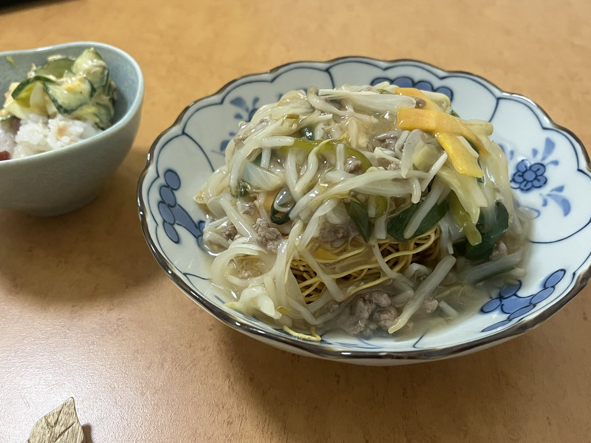 今日は皿うどん
休日はなぜか麺類食べたくなる