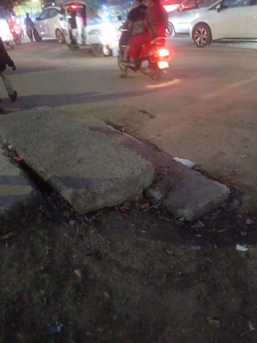 Kanpurneeds's tweet image. नाला अब ढकवा दिया गया है #Kanpur
