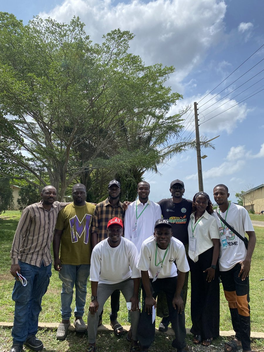 deji_blak's tweet image. Earlier today with the top farmer @akinwale_cfi  at the Lagos Agripreneurship program (28th cohort). Thank you @jidesanwoolu @Abi_Olusanya for this great opportunity #agriculture #Nigeria #Lagos #youthsinagric