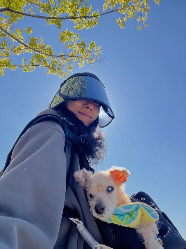 mamehaswife's tweet photo. my baby with her baby 🥺😭💜 https://t.co/yJwc66sKEo