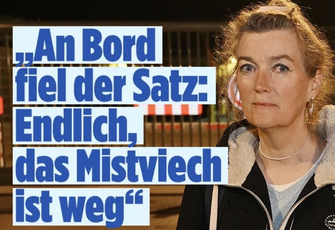 strongthorsten's tweet photo. Die Sitzreihen 1-6 nachdem ich ungeduscht und furzend den Rainer in Charleroi verlassen habe https://t.co/ATz6vOL9b3