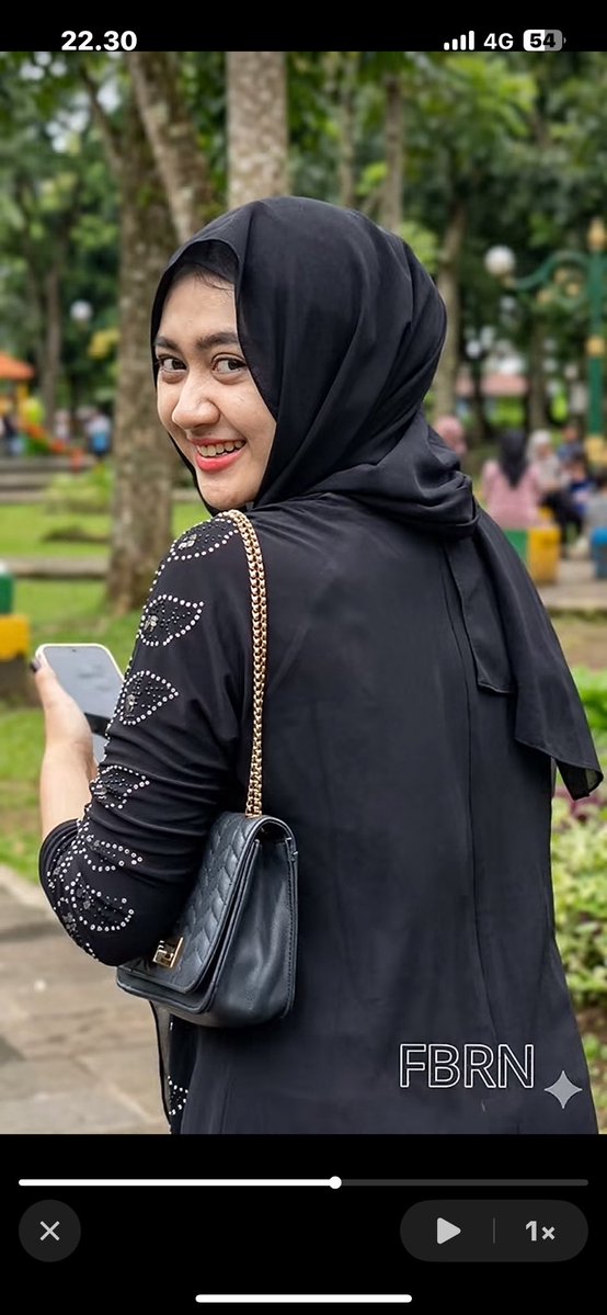 lyn tweet media