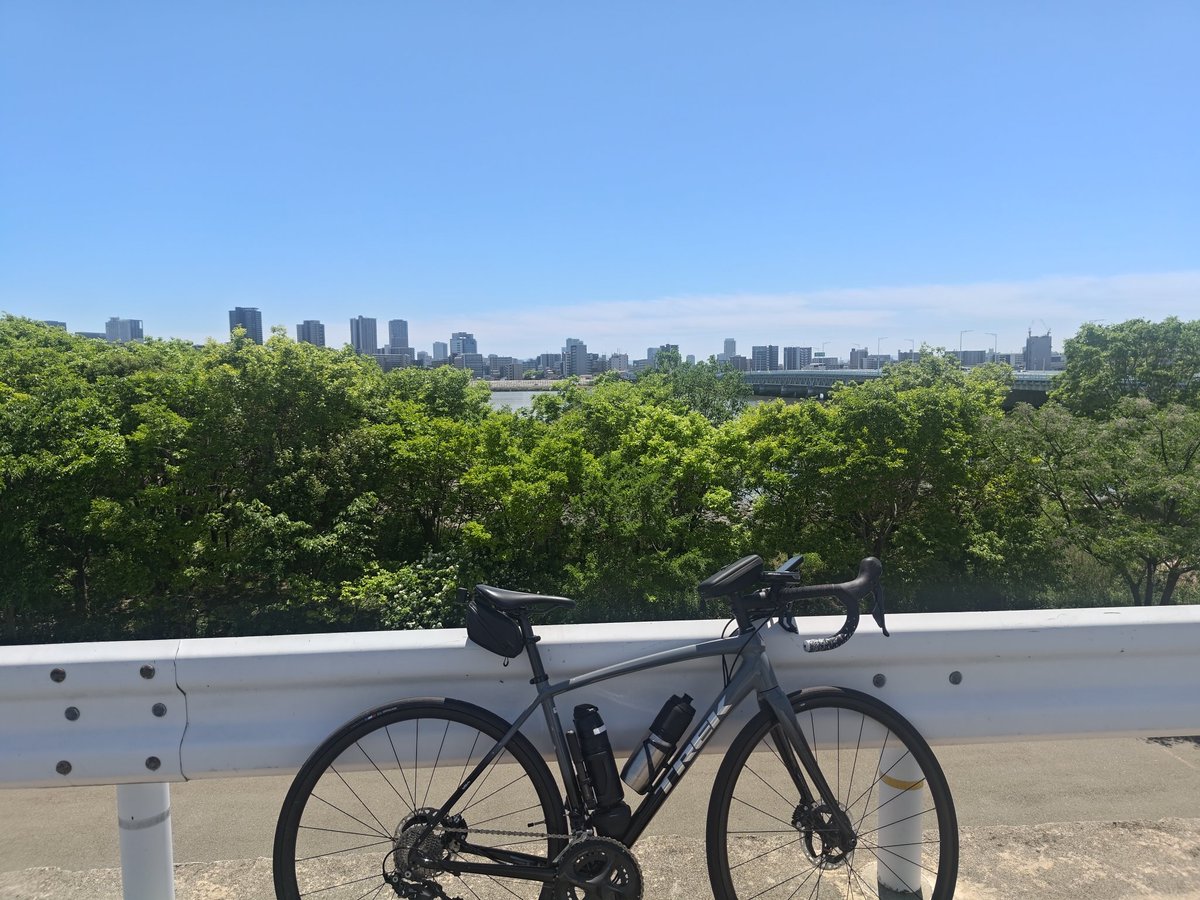 solneko_bicycle's tweet photo. 嵐山までサイクリング？してきたよ
珍しく行きはペース抑えて足残してたけど帰りはなんでか知らんけど心拍191になるほどぶん回してたね…というかこんなに心拍上がったの初めてやわ…今まではいっても185前後だったのに…
それでも速度が33kmしか出てなかったのは貧脚+向かい風だったからだろなぁ… https://t.co/uNWpbpLMIK