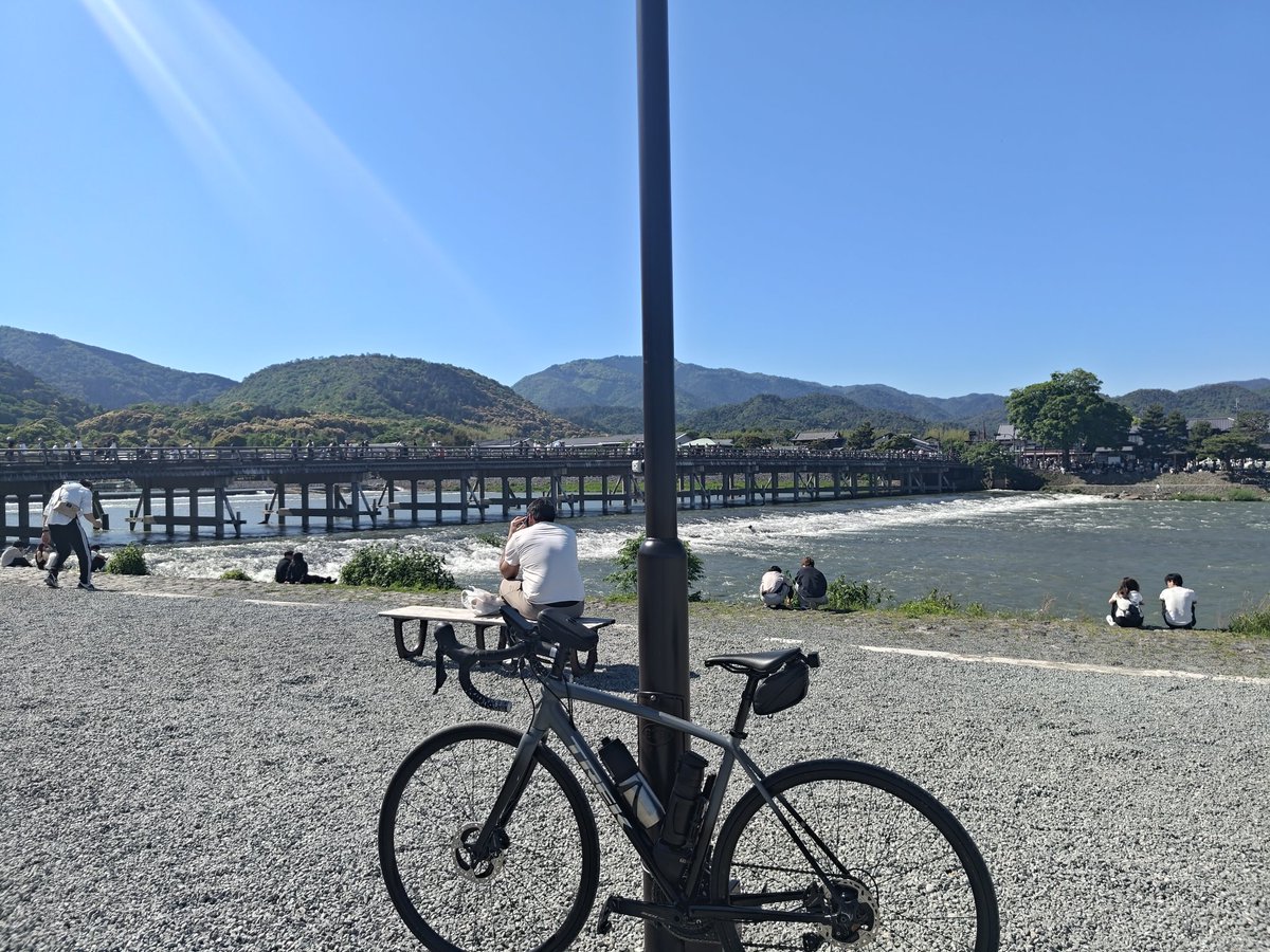 solneko_bicycle's tweet photo. 嵐山までサイクリング？してきたよ
珍しく行きはペース抑えて足残してたけど帰りはなんでか知らんけど心拍191になるほどぶん回してたね…というかこんなに心拍上がったの初めてやわ…今まではいっても185前後だったのに…
それでも速度が33kmしか出てなかったのは貧脚+向かい風だったからだろなぁ… https://t.co/uNWpbpLMIK