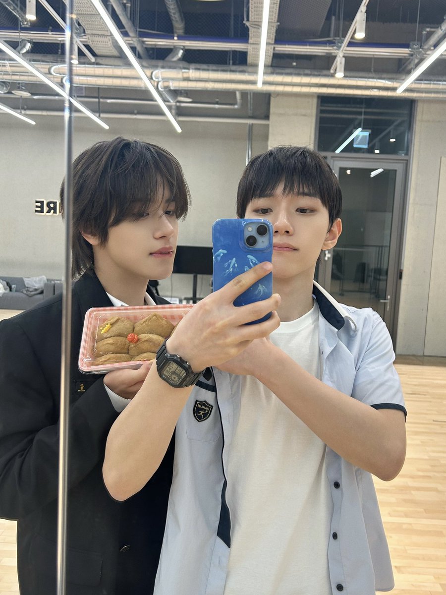 CLOSE YOUR EYES MEMBERS tweet media