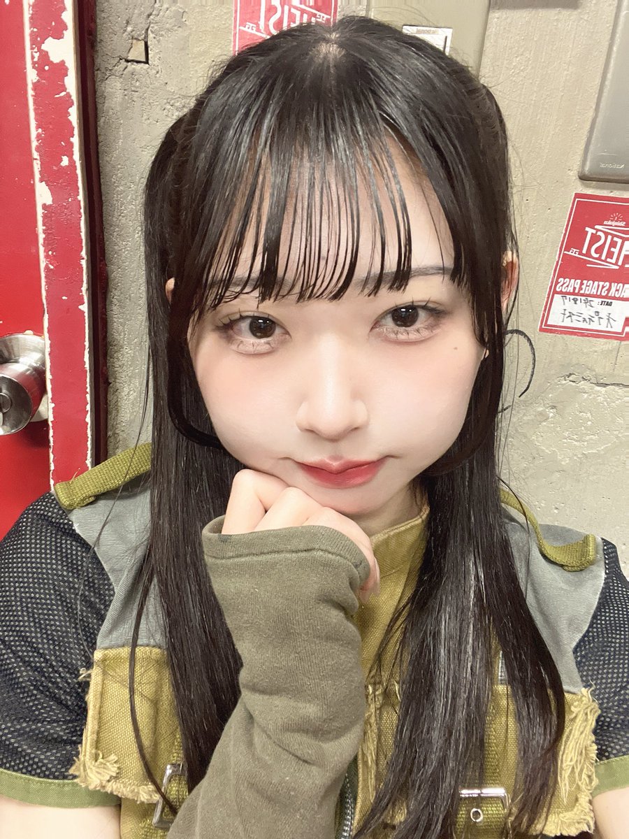 ViM主催新宿HEISTありがとうございました！
最後にViM主催3マンをHEISTでできて良かった🔥ありがとう！
NANONI初期から新宿HEISTには沢山お世話になりました✊🏻カーキ衣装も懐かしかったね

次のライブは札幌！
5/6,7 2日間！楽しむぞー❕❕