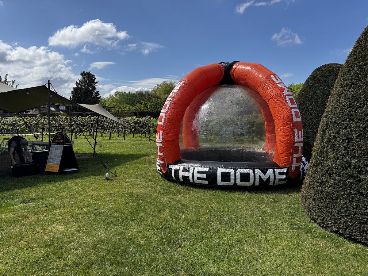 Teambuildevents's tweet image. It's that time of year! The sun is out (a lot more than previously!) and it's time to get your team outside to reward and build. #teambuilding #kryptonmaze #corporateevents
