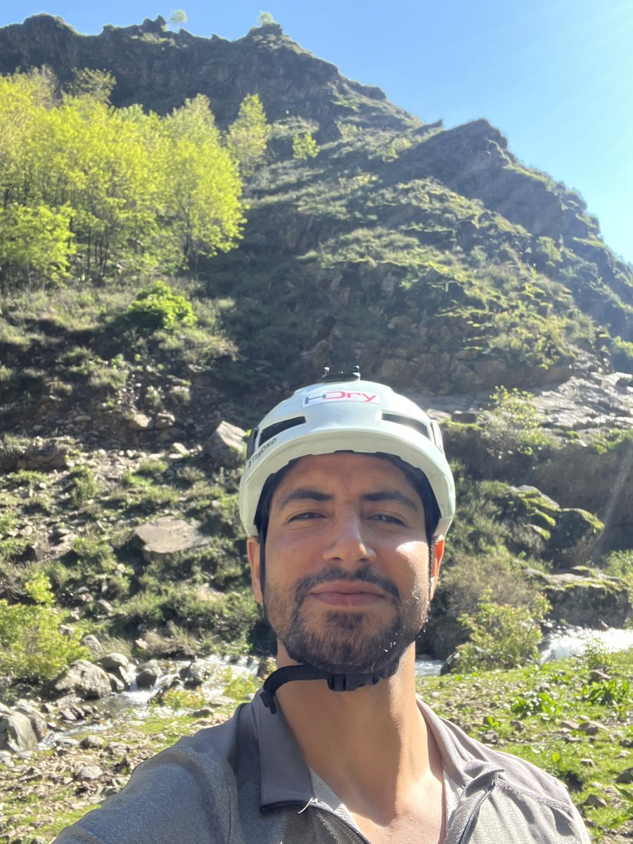 UmarFarooq70911's tweet image. Reading a rock is a form of intelligence which comes with experience. Alhamdulillah for this experience in Kashmir🧗 #rockclimb #kashmir #nature #trek #mma