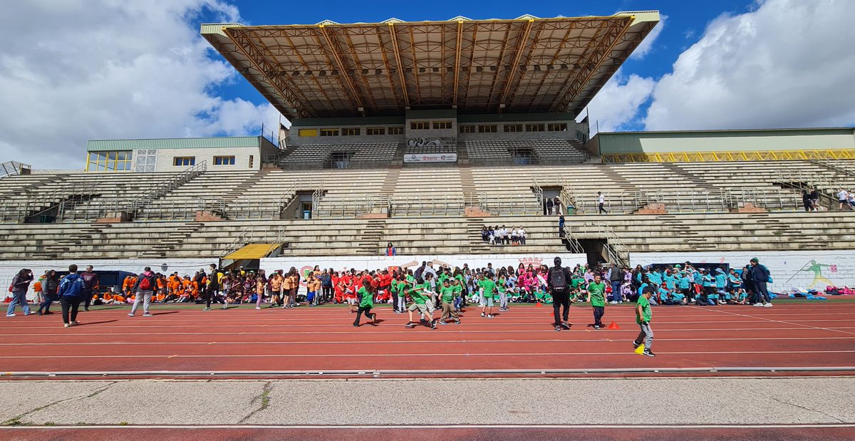CFIEdeSoria's tweet photo. 📸 Un día para recordar
💚Convivencia, buen ambiente y grandes momentos.
👏Gracias a @Ayto_Soria y @Caja_Rural por su colaboración.
#FolderSoria #ManzanasNufri #VEncuentroInterCRAS #FormaciónCyL
@Caja_Rural @educacyl https://t.co/BKztjEe7NK