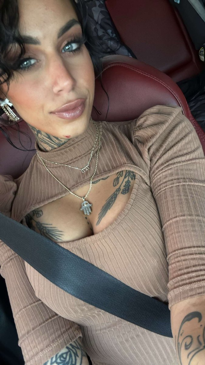 Victoria_Rae69's tweet photo. Can’t hold me down 😏 https://t.co/4k94eP4v0d