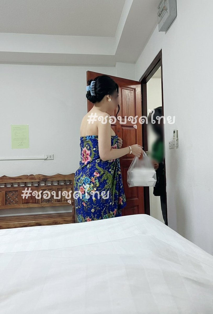 ชอบชุดไทย tweet media