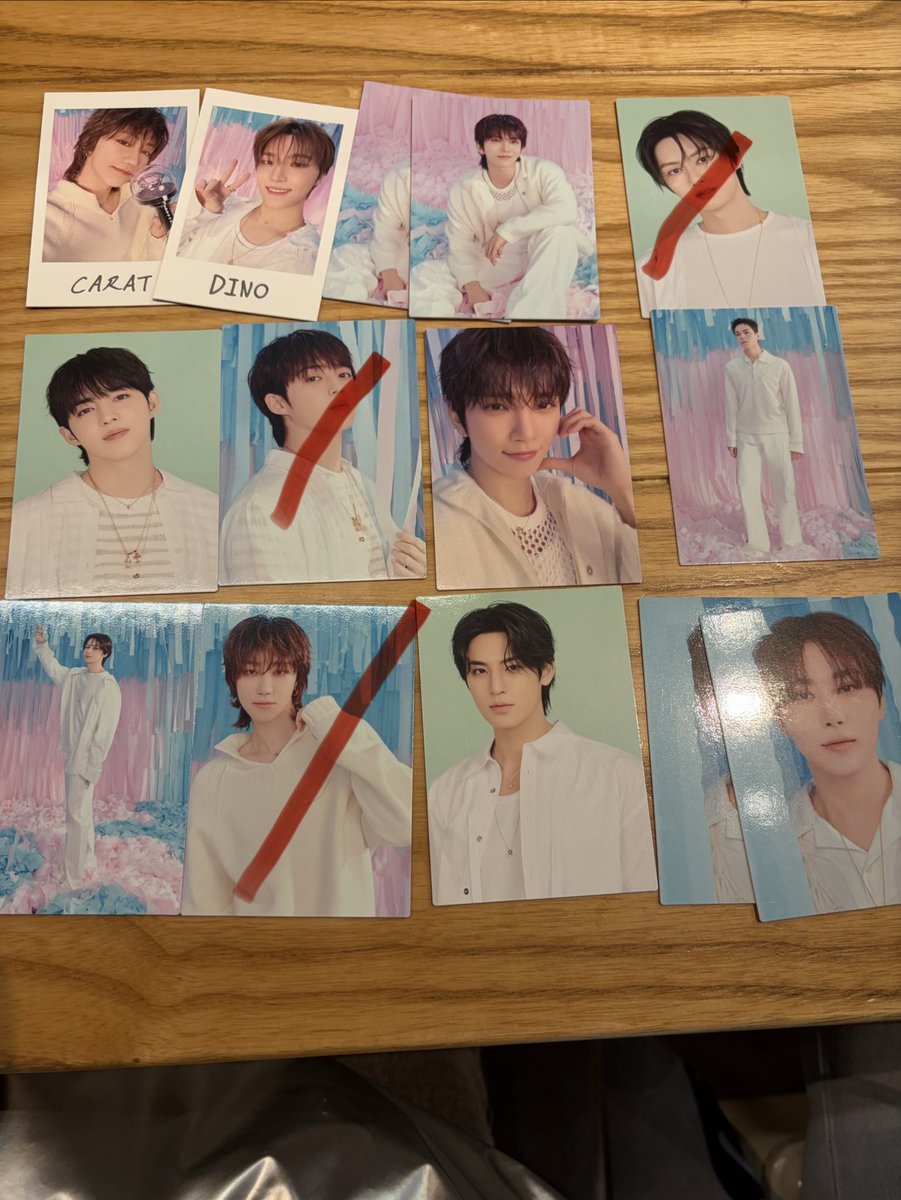 s_jkhkjs's tweet photo. SEVENTEEN セブチ YAKUSOKU ファンミ ペンミ　缶バッジ　トレカ　ガチャ
インスタントフォト チェキトレカ交換

譲）画像のもの
　　ガチャ　ジュン、ミンハオ、バーノン
　　ステッカー　ジョンハン、ジョシュア

求）ドギョム
　　ガチャ、缶バッジはミンギュ

郵送希望 https://t.co/YTMdpyYaSF