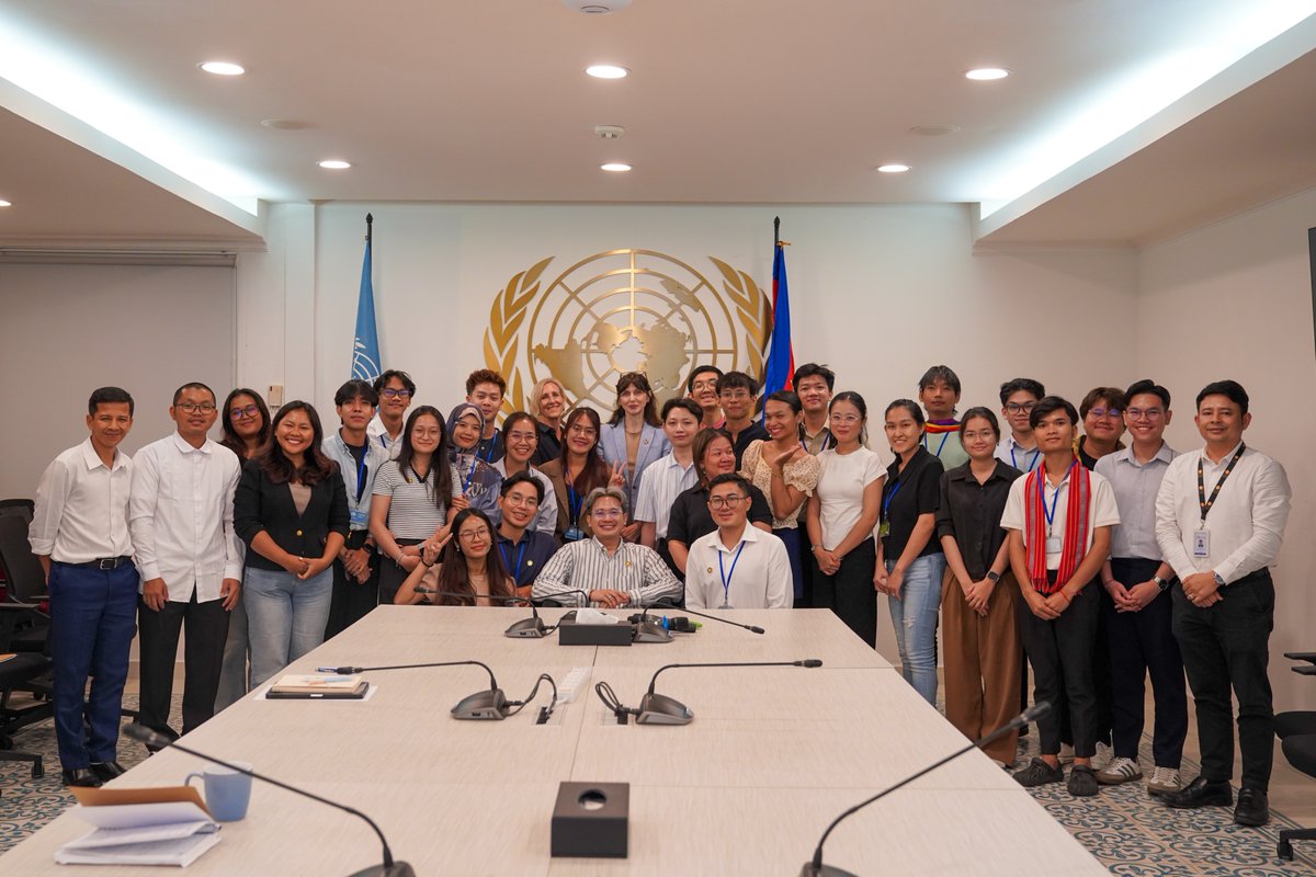 UNCambodia's tweet photo. The 🇺🇳Resident Coordinator @Vladanka_A met with the UN Youth Advisory Panel (UNYAP), coordinated by @UNFPACambodia, for a strong exchange on #YouthEngagement. Young people continue to play an active role in supporting UN work in #Cambodia. https://t.co/i1Jp4Q5arD