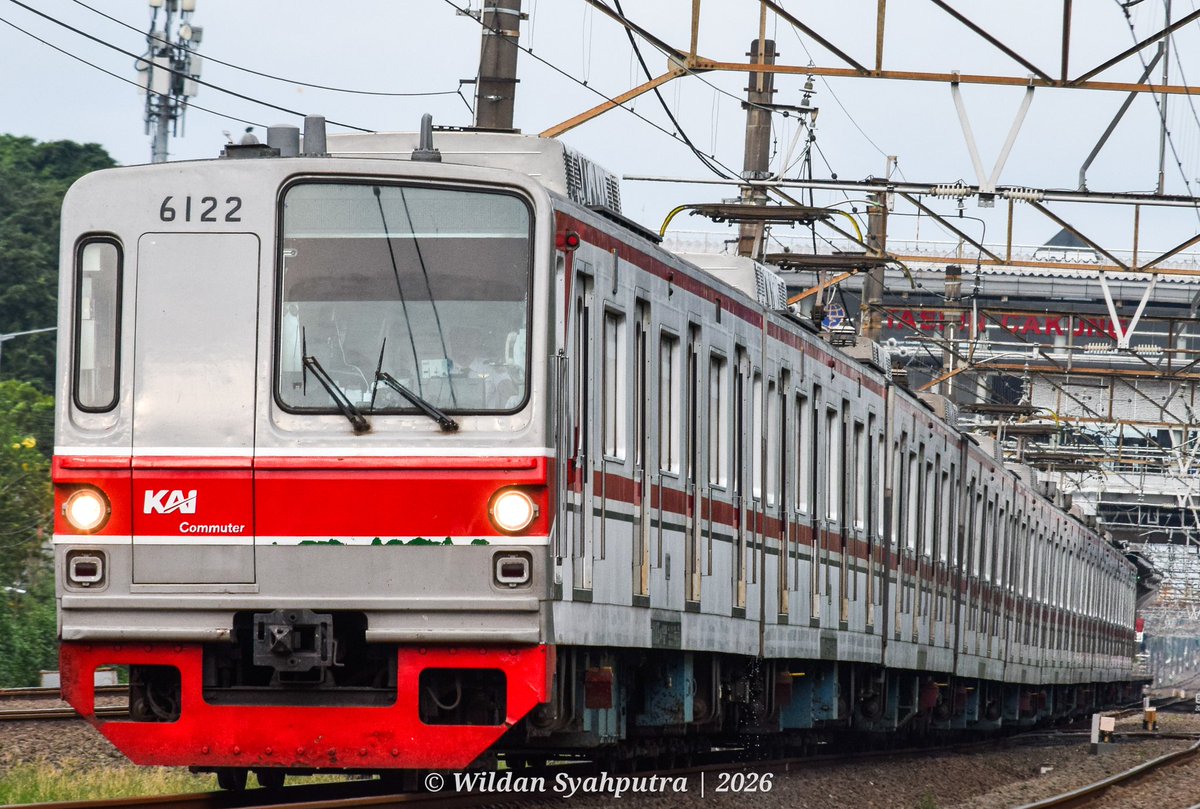 Nijikaaa29's tweet photo. 挨拶してくれてありがとう！

東京メトロ6000系 (6022F) Cakung から出発

5/5/2026 https://t.co/T5tAjenw5c