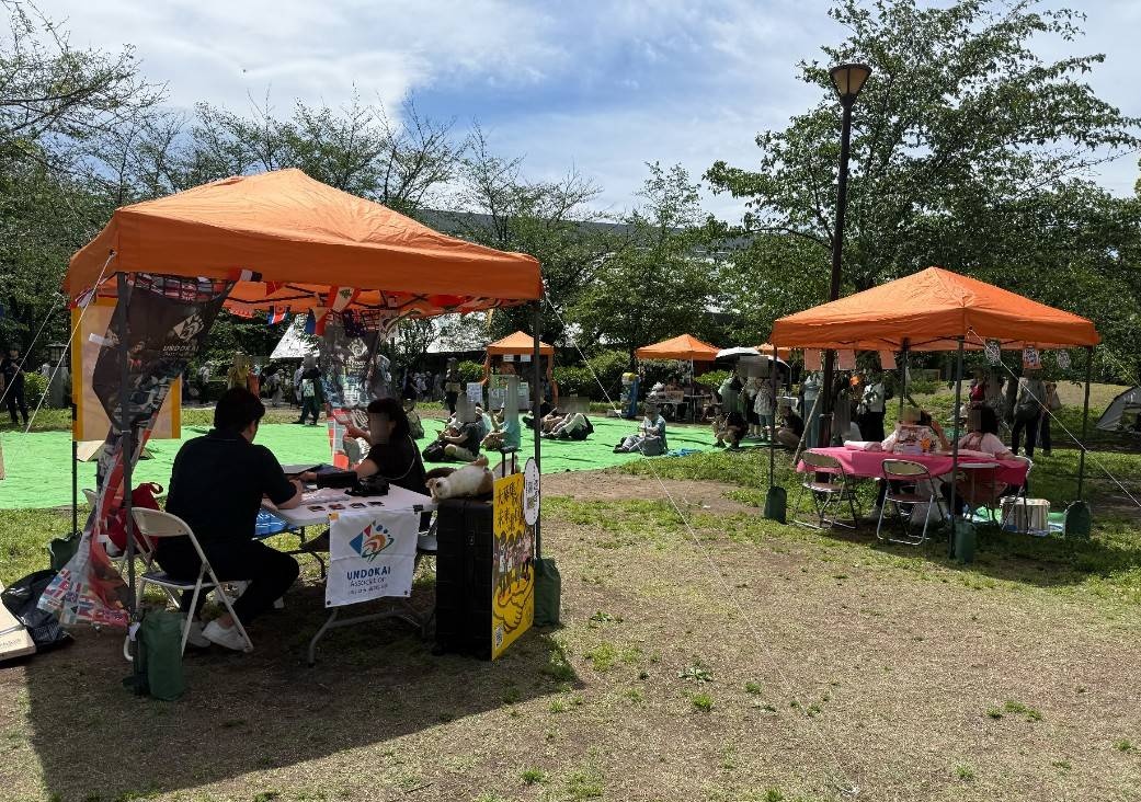 NipporiHolydayP's tweet photo. #シンコデマヨ
昨日と今日
飛鳥山公園にて開催していた
「シンコ・デ・マヨ 2026」の
セカンドステージエリアにて！

「にっぽり♪ホリデー・パーク！」も
参加しておりました！✨
2日間！ありがとうございました！

#にっぽりホリデーパーク https://t.co/J0f5aFx5Ir