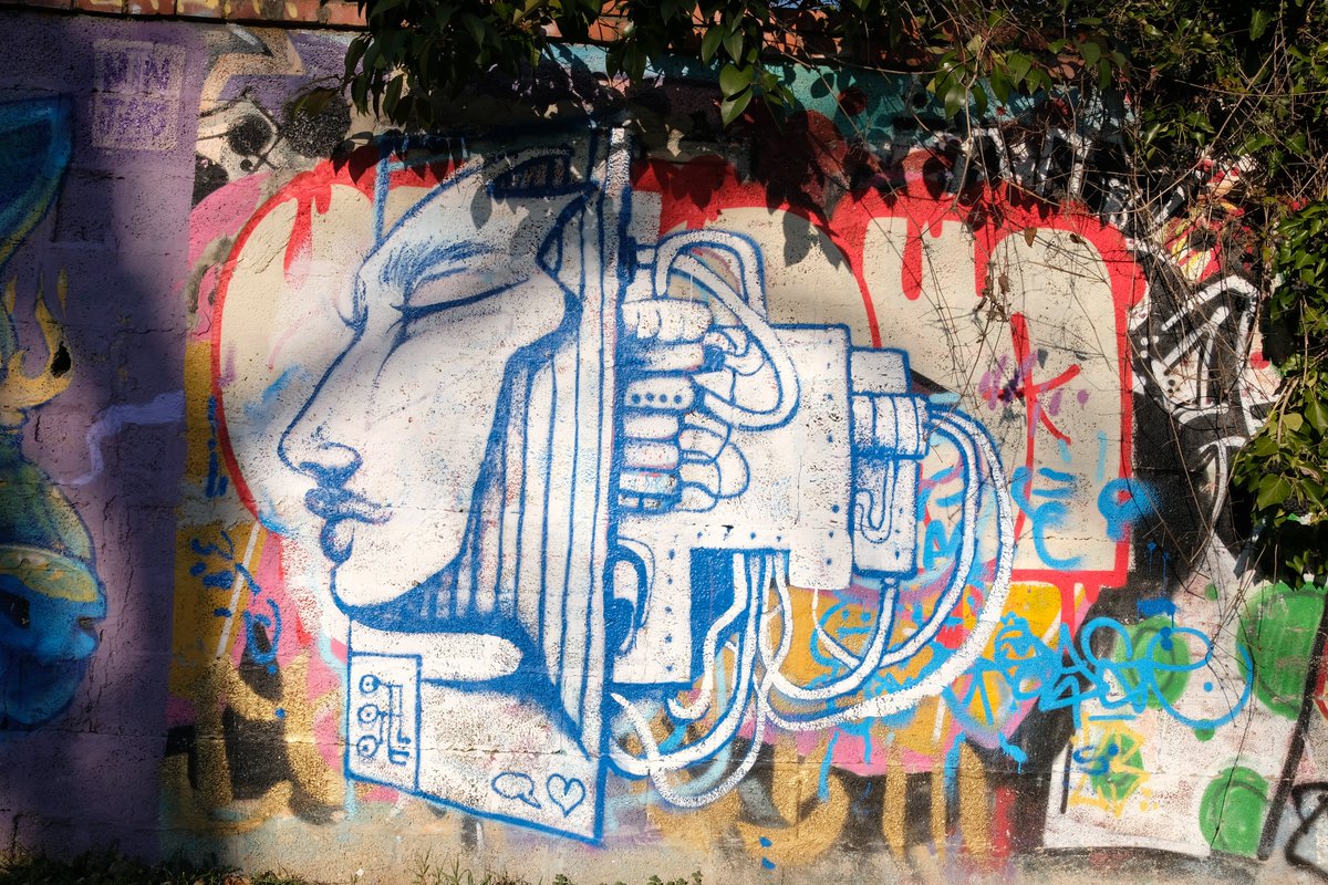 portalegio's tweet photo. #StreetArtFirenze! Il muro del giardino del Lippi, in via Fanfani, è uno degli spazi liberi del @comunefi che accoglie le opere di #writer e #streetartist nel #Quartiere5!

👉Tutti gli spazi liberi sono sulla mappa #GoogleMaps dedicata alla #StreetArt: https://t.co/XvRp6af6Ac https://t.co/wTlRGDIe5L