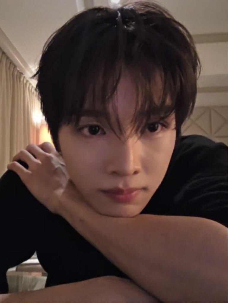 : ใครเอาชุดนี้มาใส่ให้ลูกเนี่ย เด็กผู้ชายต้องเท่สิ มาดแมนแบบพ่อนี่ จะมาเป็นแมวเหมียวแบบนี้ไม่ได้

: ที่รัก เค้าเอง 🥺

: น่ารักมากครับ หนูน่ารักเหมือนคุณแม่เลย ทั้งแม่ทั้งลูก