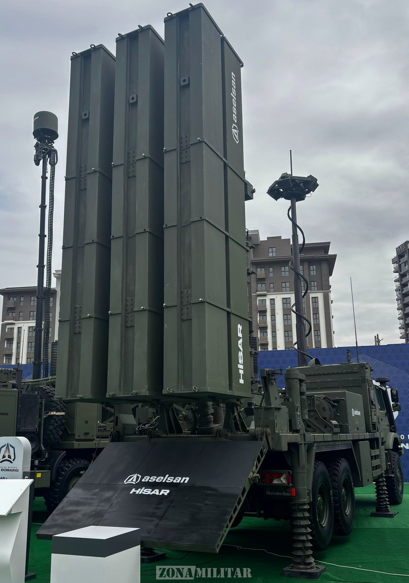 Zonamilitar1's tweet image. 🇹🇷 ZM en SAHA 2026

Una de las empresas emblema en #SAHA 2026, ASELSAN, presenta en su muestra estática diferentes soluciones en materia de sistemas de defensa antiaérea

El sistema #Korkut SHORAD en configuración sobre orugas

El sistema misilístico #HISAR

Y los sistemas de