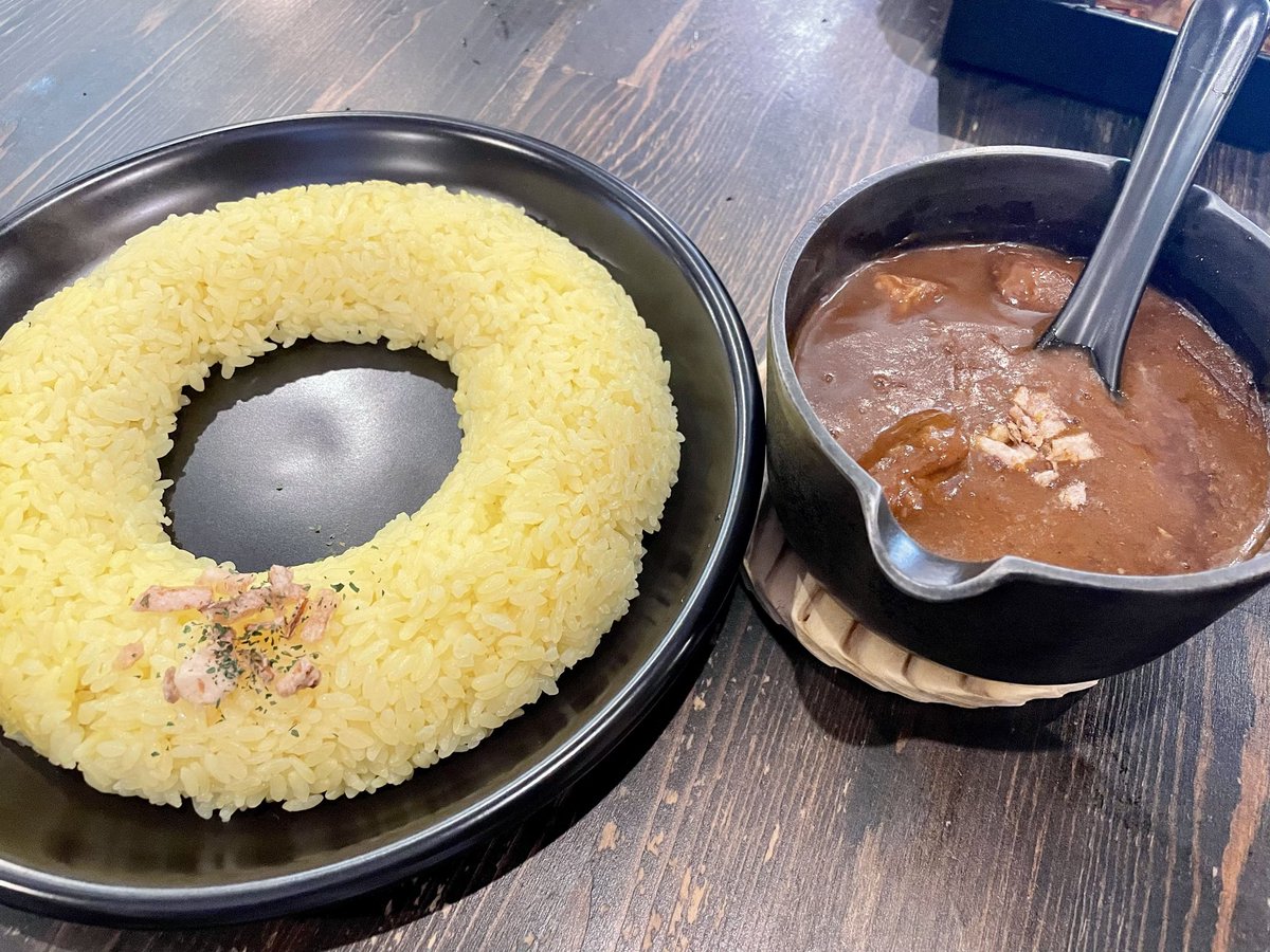 ichirowaka20's tweet photo. 広島で思ったこと

・キートンのカレーは美味い
・駅の飲食街で一番並んでたの
　もんじゃの店！
　お好み食べようや
・母恵夢は愛媛
・とりあえずカープ https://t.co/hpN0jLwsN1