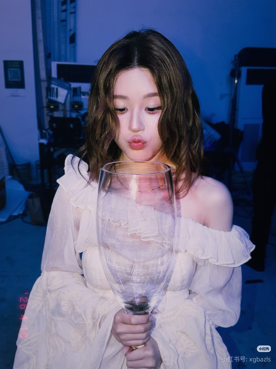 jack_yamap's tweet image. Baby and the giant champagne glass 🍾🥂 so cute 

#ZhaoLusi #จ้าวลู่ซือ